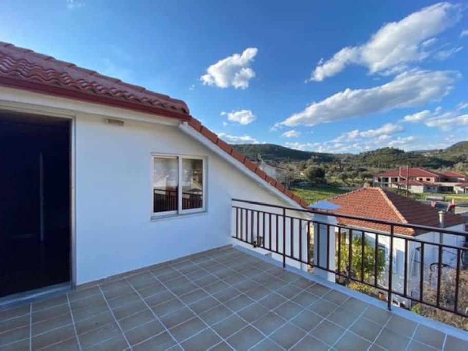 Laki'S House Οροφοδιαμέρισμα Με Σοφίτα Thermo Extérieur photo